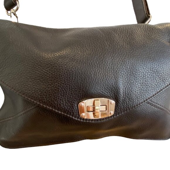G.M. Shi Jia Black Pebbled Leather Crossbody Bag With Adjustable Strap & Secure - Picture 2 of 13